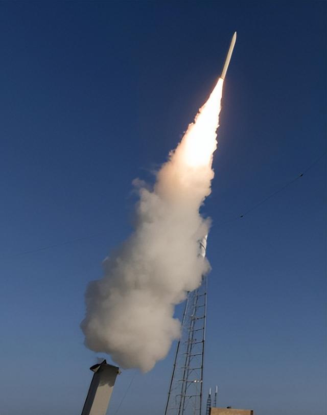 高超导弹成本跌90%！可回收火箭显著突破，民企改写全球创新规则