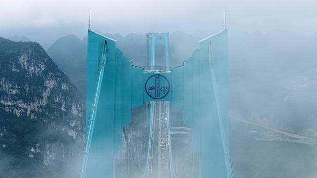 地球裂缝上的奇迹：花江峡谷大桥，横竖都是第一的工程传奇