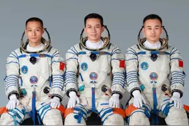 神舟17号飞船升空！这个“男神天团”太酷了图片