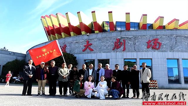 墨染雪峰：著名编导作家吴潮笔下的万亩梯田、瑶家欢歌与山间清欢