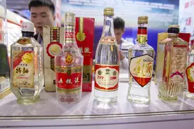 全面解析：8款52度白酒价格与市场行情对比图片