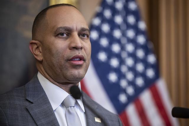 野心！特朗普大军出动！目的竟不是马杜罗？南美火药桶或暗藏猫腻