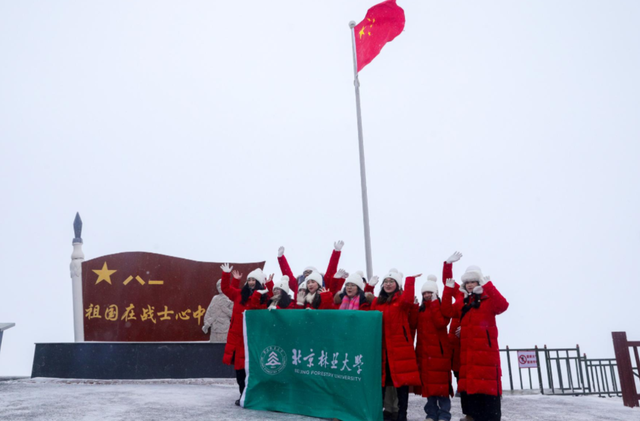 【千城万屏·岭上兴安】雪国童话已上线！来兴安盟，解锁“冰与火”的极致浪漫！