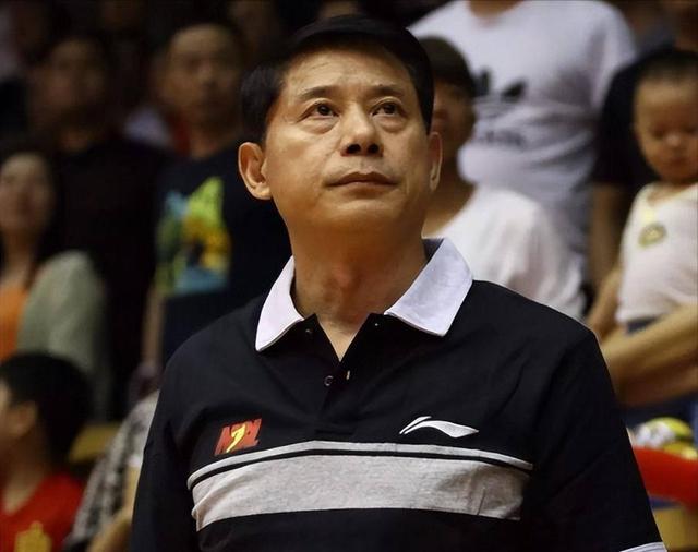 毁了王治郅，逼姚明退役，他凭一己之力让中国篮球倒退了二十年