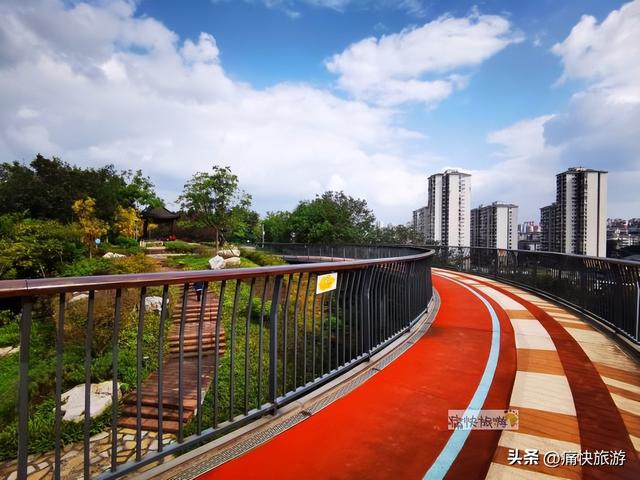 隐藏在自贡城区内的“一线天”