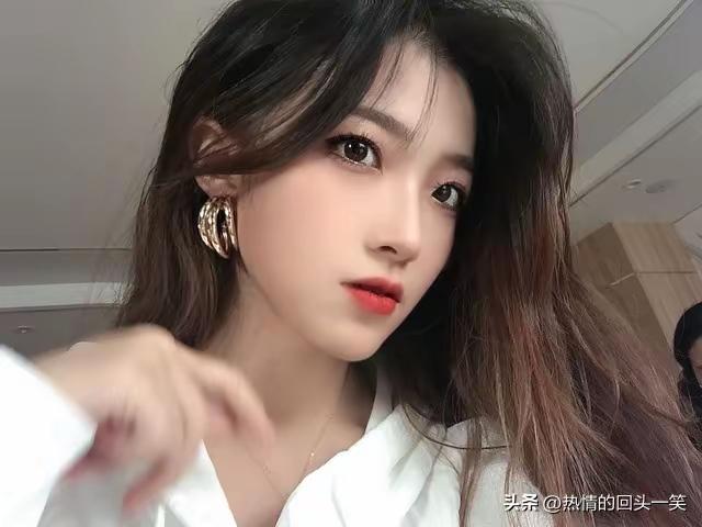 女人喜欢上你了，微信上，会常说这“5个字”