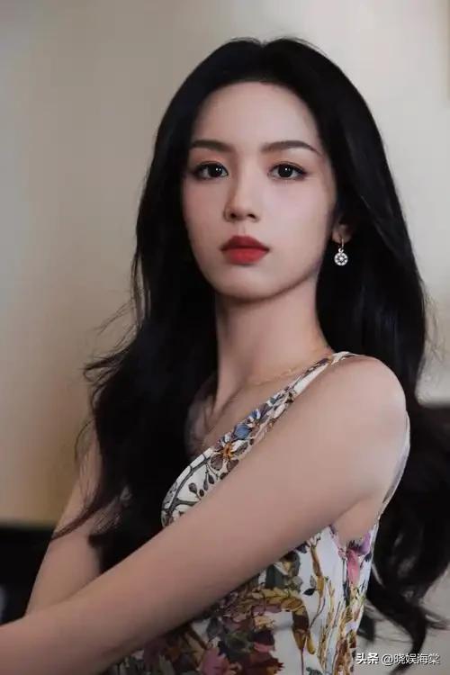 外表是仙女，私下里却是“文盲”的8位女星，郝蕾的话太扎心