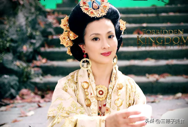 刘亦菲母亲刘晓莉：今66岁仍单身，身材傲人，长得比女儿还漂亮