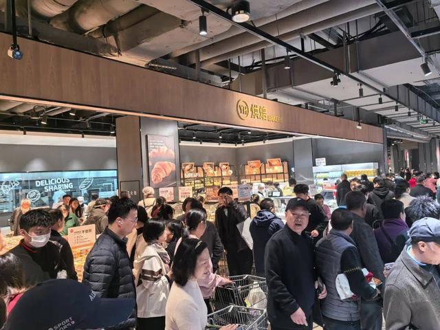 第一次去胖东来，发现跟网上说的不一样，恨不得马上结账走人
