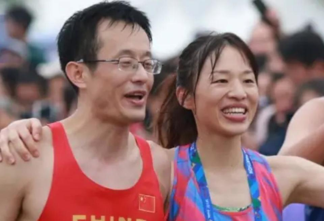 张水华跑完重庆马拉松	，对成绩挺满意，距国际健将认证只差一步