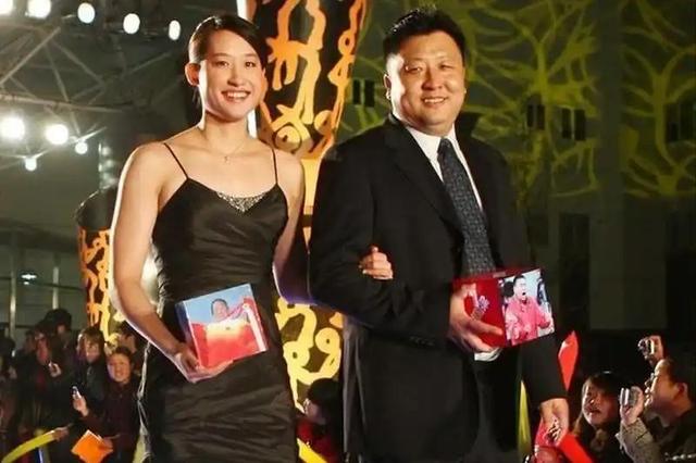 连娶3位徒弟，将奥运冠军变主妇，毁掉队员前途的他能有多离谱？