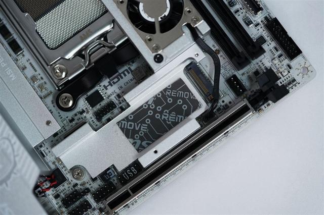 微星MPG B850I EDGE TI WIFI刀锋 钛主板评测：小巧强悍 200W功率释放