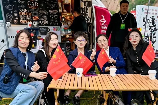 石楼泊河村国庆假期持续嗨! 20余项活动承包你的假期