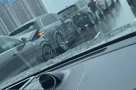 视频曝光！理想车友聚会多车连环追尾，最新回应：雨天路滑，车距太近图片