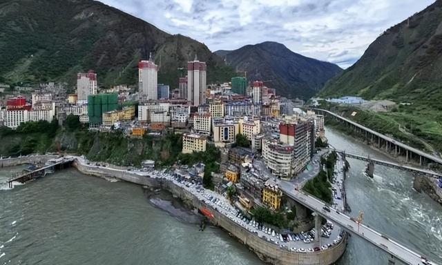 莫迪拼了？中国刚说建5座水电站，印度就要挖6条大运河，8个船厂