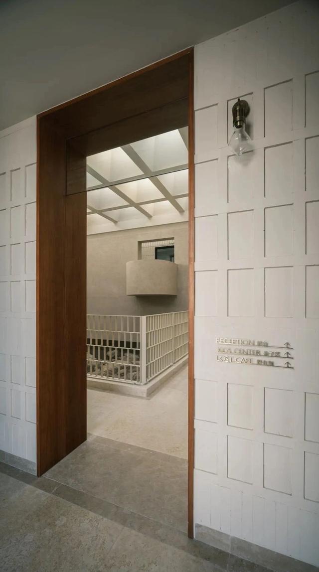 悬崖上长出的酒店？