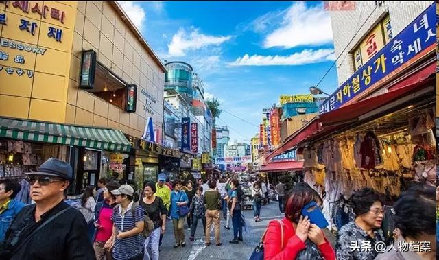 继德国之后，英国也开始贴出“中文标语”？中国游客：不能够接受