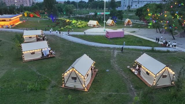 鹤岗南山南星空露营地︴城市中的生态文旅新坐标
