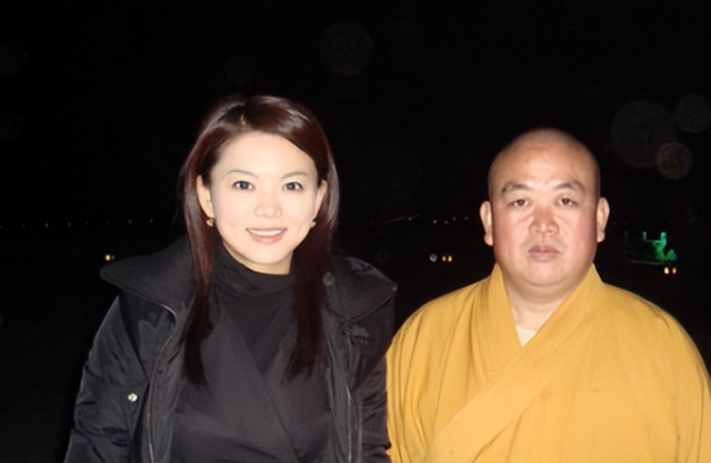 释永信被抓30天，李湘终于坦白两人关系，亲吻照的真相终于大白