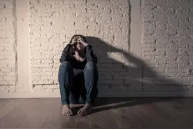 禁忌之恋：我与嫂子的情感纠结，该如何收场？图片