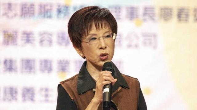 洪秀柱刚观礼完9·3阅兵，岛内支持度大反转，台当局矛头对准新北