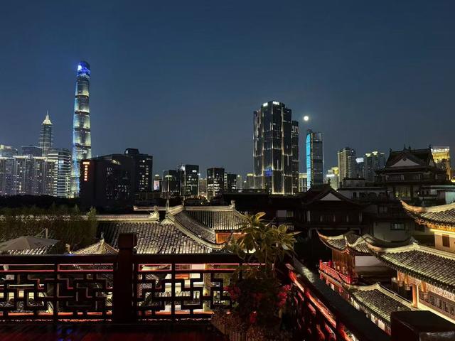 来大豫园追灯闹元宵，上海最佳赏月点非大豫园莫属