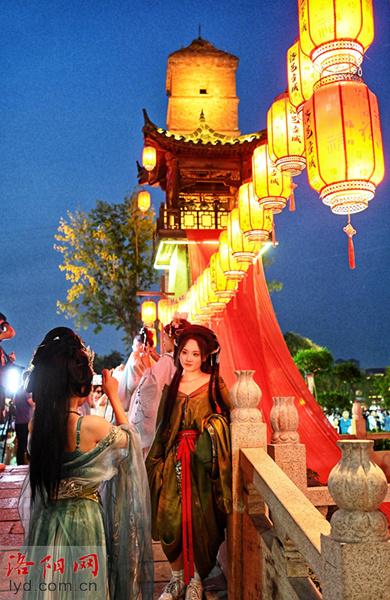 夜游古城 感受魅力