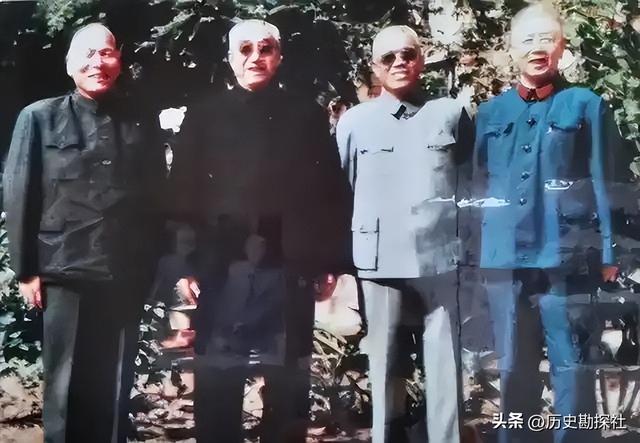 韩先楚夫人有多美？1970年的珍贵留影，她50岁容貌出众天生丽质