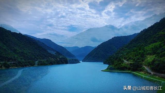 四川平替九寨沟的宝藏小城，藏着川西所有秘境奇景，你知道它吗？