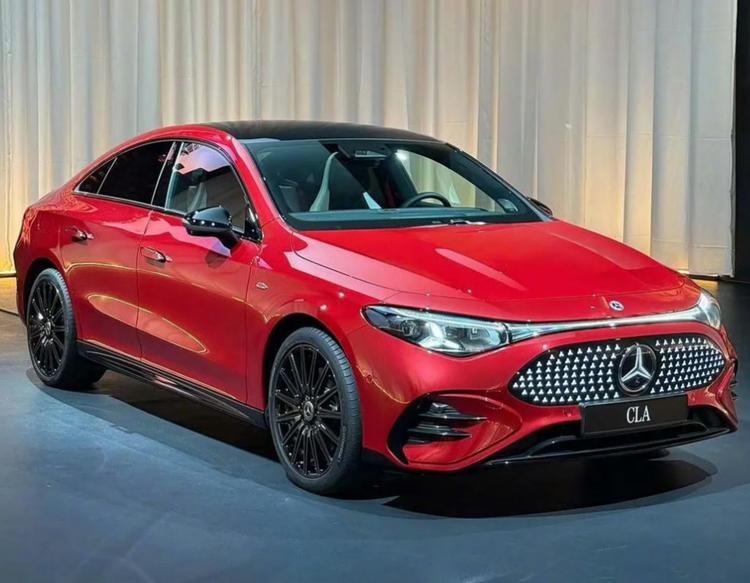 CLA纯电设计评价_奔驰c级选装抬头显示_奔驰CLA纯电