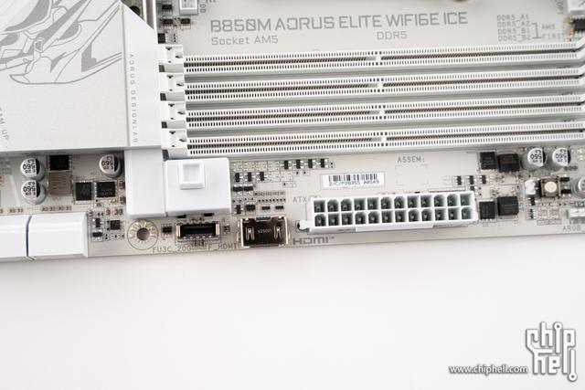 赛博鱼缸，技嘉 冰雕 B850M + 影驰 5080 金属大师 + COOJ Z18 装机