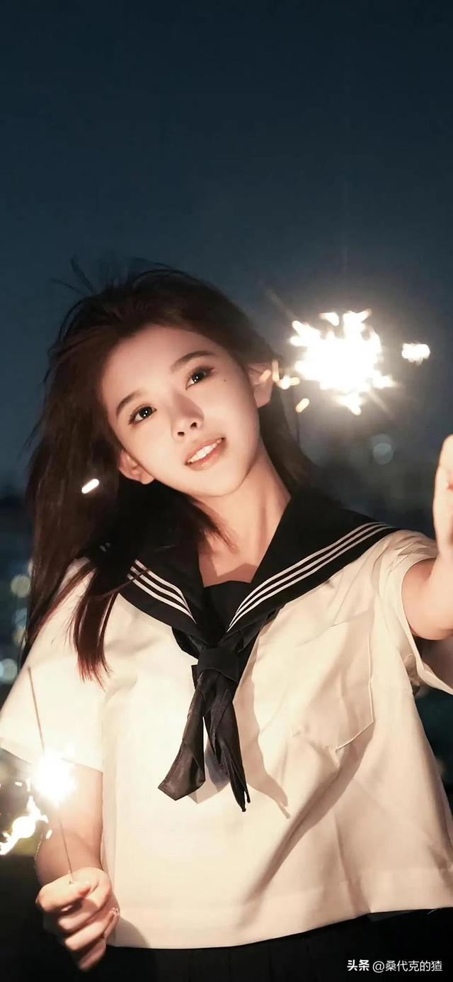 不到72小时4大瓜	，代孕出轨	、代言暴雷、欠税，郭晶晶也“遭殃”