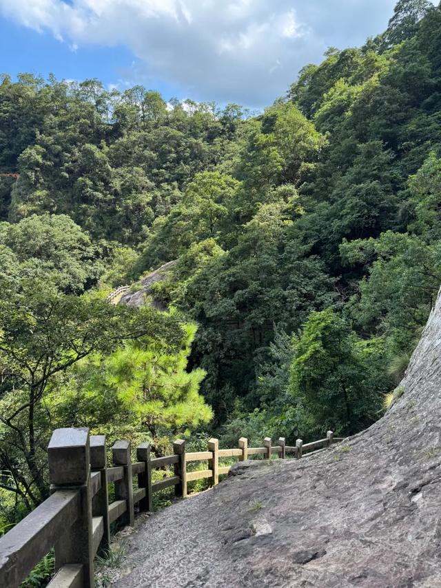 徒步三山五岳：浙江雁荡山！