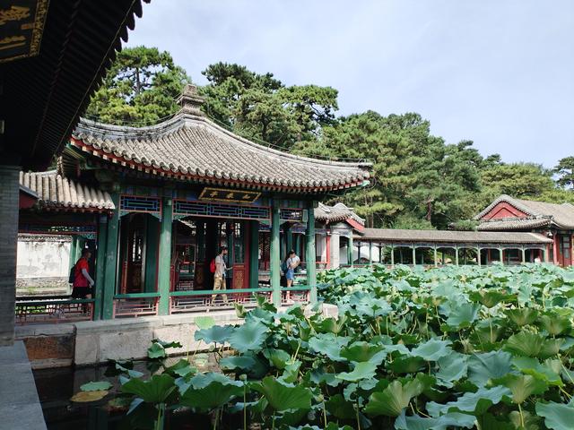 为什么说 谐趣园 嘱新楼的对联可能是挂反了？