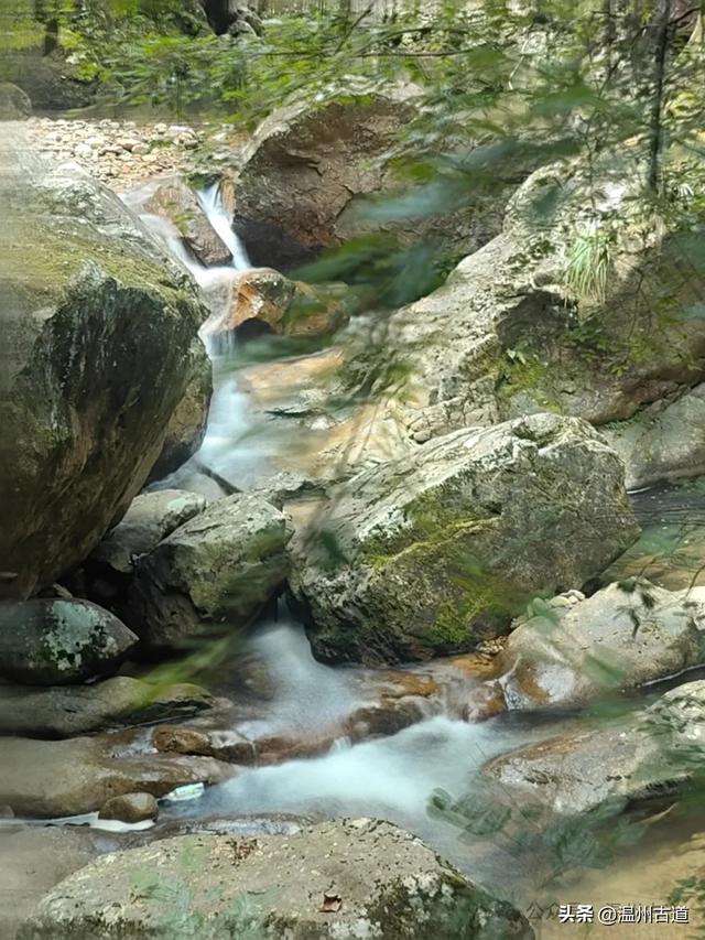 实在没想到,浙江竟然也有一座千佛山,春日里被誉为江南小九寨