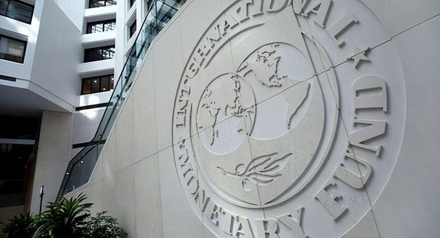 贸易风暴下的美国关税飙升：WTO预警18.4%，世界经济走向何方？