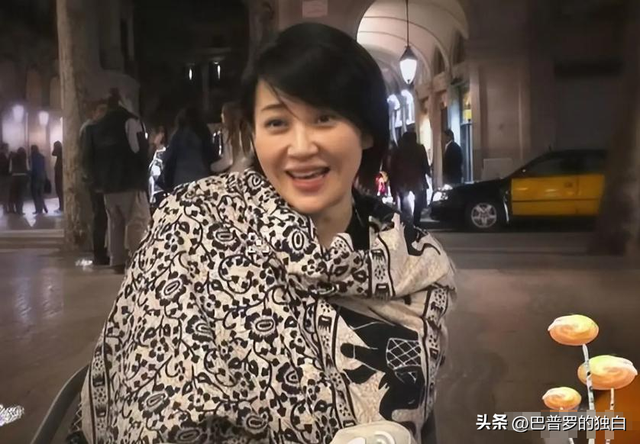 她一生 “风流成性、老少通吃”，撩汉无数，现如今56岁依旧单身