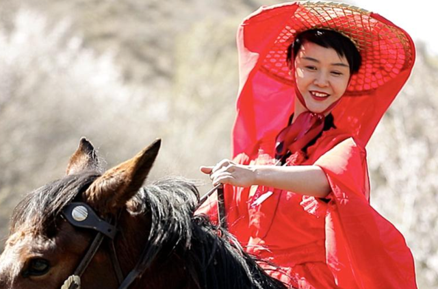 贺娇龙去世仅8天，令人担心的事还是发生了	，于适、吴京受牵连