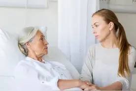 良好婆媳关系 是家庭和谐稳定的基础 婆婆卧病三年 儿媳尽心尽力伺候图片