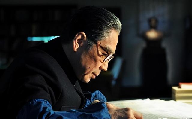 71次饰演周总理！这位特型演员出自哈尔滨，连酒窝都一模一样