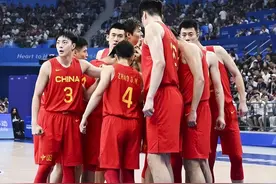 中国男篮VS中国香港前瞻：王哲林等待爆发 盼赢50+全胜锁定八强图片