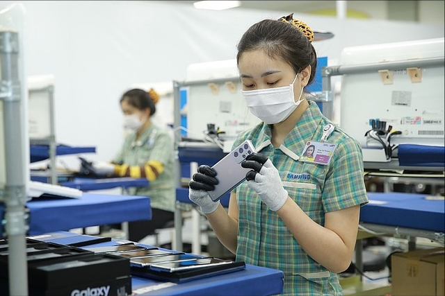 全面崩盘！执迷不悟走日本老路，亚洲第一个倒下的国家或将诞生？