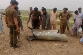 33死62伤，巴铁不忍了！300多架军机越境摧毁S400，生擒印度飞行员图片