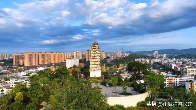 四川自带“荣光”的小城，藏着仅次乐山大佛的第二石刻，你去过吗
