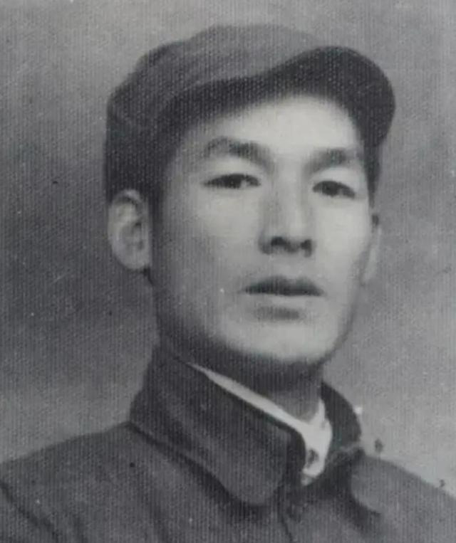 73年10月，8341部队派出警卫，在人民大会堂抓捕了两位公安副部长