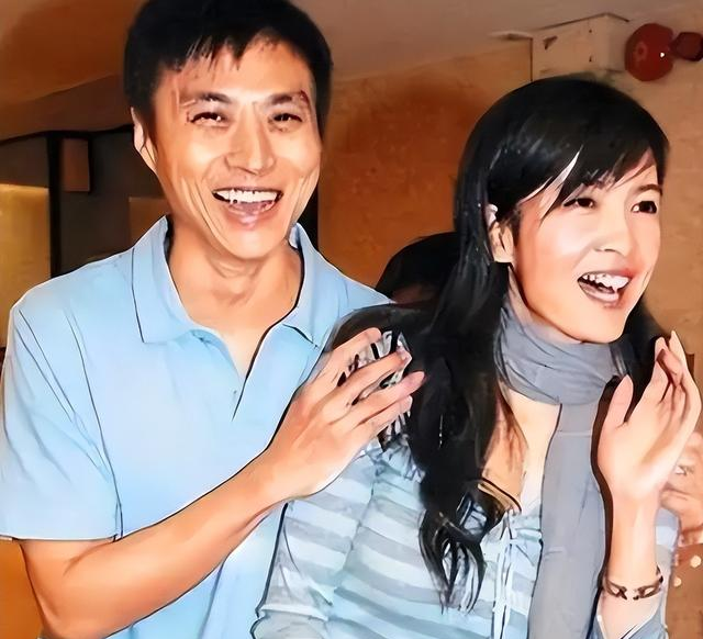 王晶曝料“玉女”周慧敏私下很爱玩，57岁成了满口黄牙的老太太