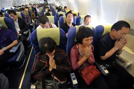 空难发生前瞬间，飞机上的人都是什么心情？心理学家的答案太可怕图片