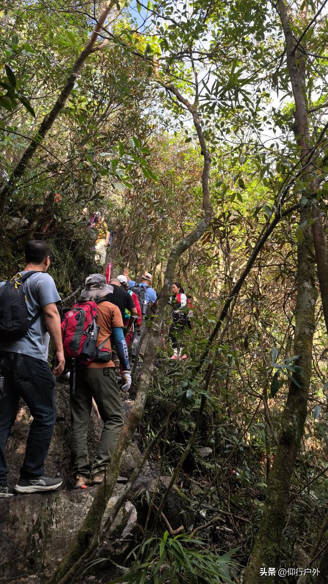 龙岩黄连盂徒步登山