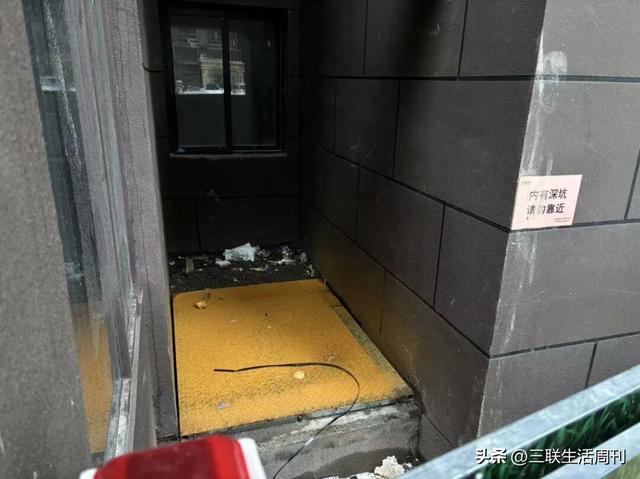 11岁男孩坠入小区通风井：烂尾楼“复活”后的悲剧