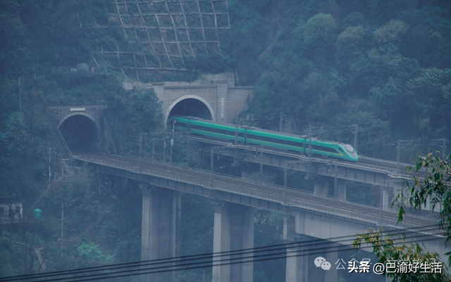 为什么重庆北碚的铁路修的最早？现在坐火车却得去渝北、沙坪坝？